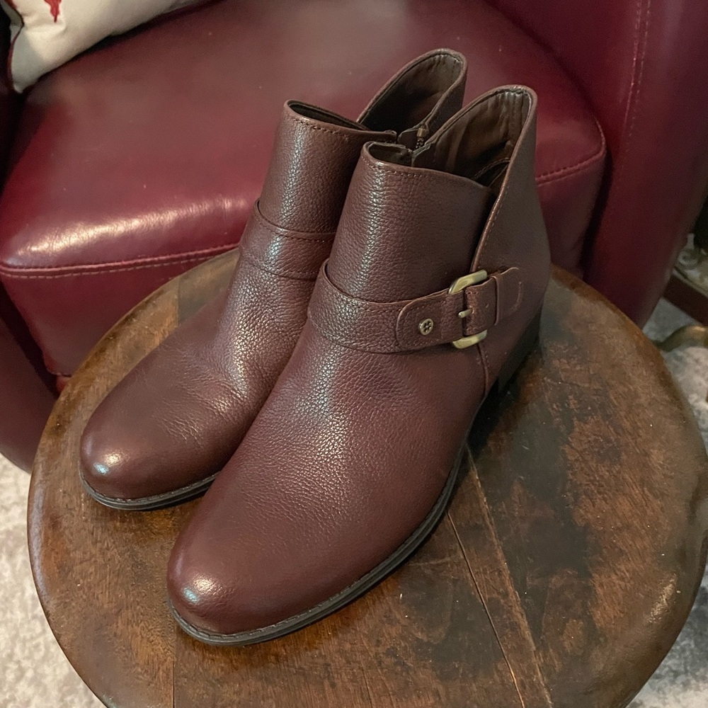 Naturalizer Rich Brown Leather Ankle Boots